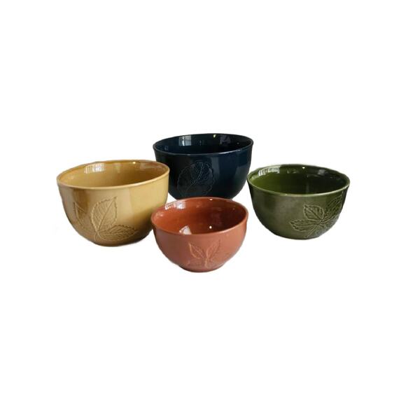 Leaf Design Nesting Bowls by Lillian Vernon, Set of 4 - Picture 9 of 10